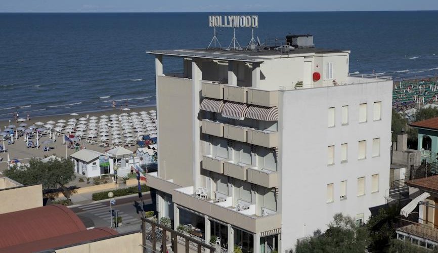Benvenuti all' Hotel Hollywood***, sulla spiaggia di velluto di Senigallia