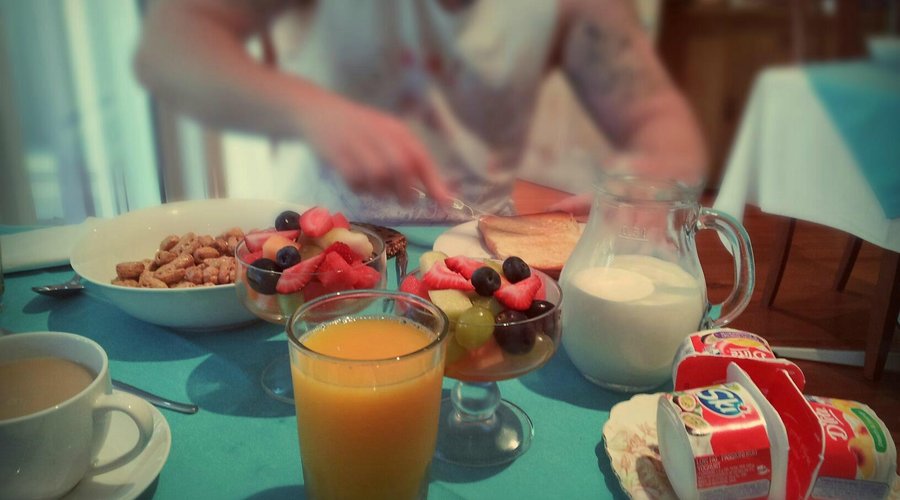 continental breakfast
