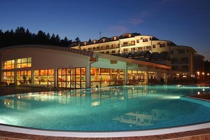 Pool & Beach