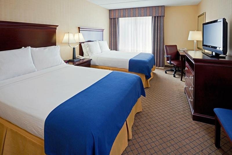 Holiday Inn Express & Suites West Long Branch - Eatontown, an IHG Hotel, West  Long Branch – Updated 2024 Prices