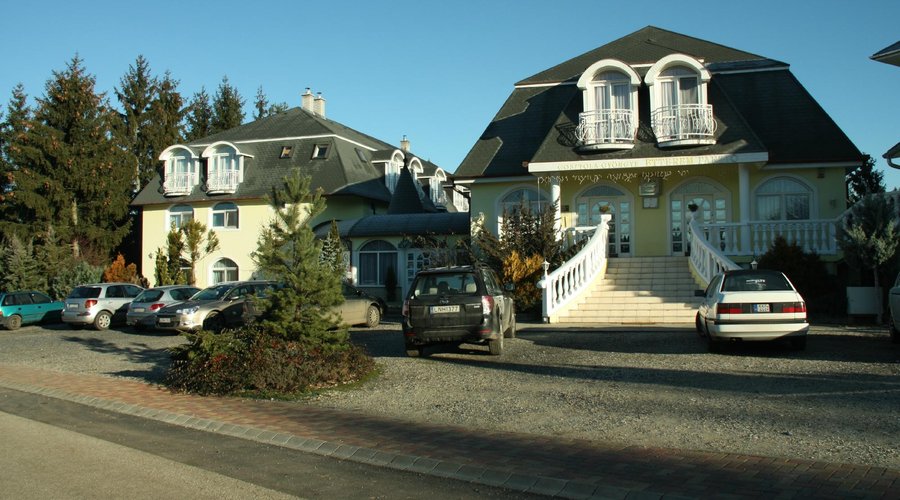 The front of the hotel
