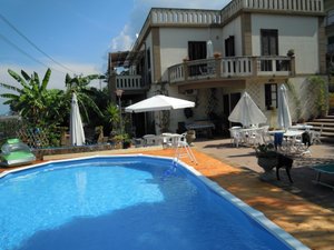 Pool & Beach