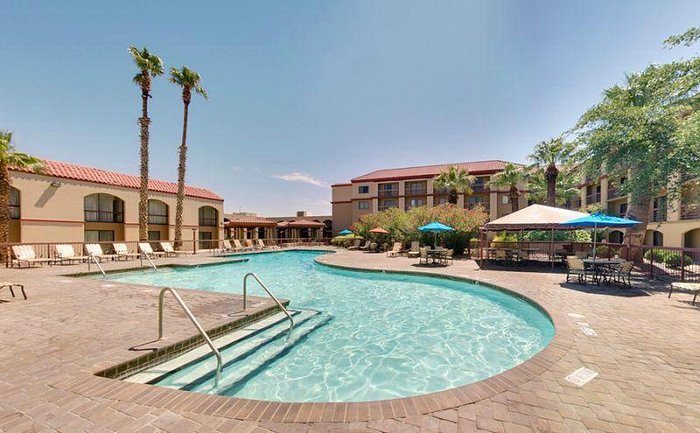 Wyndham El Paso Airport Hotel and Water Park Pool Pictures & Reviews ...