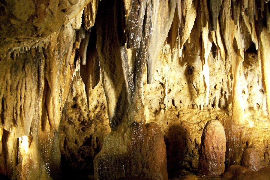 cave tours wi