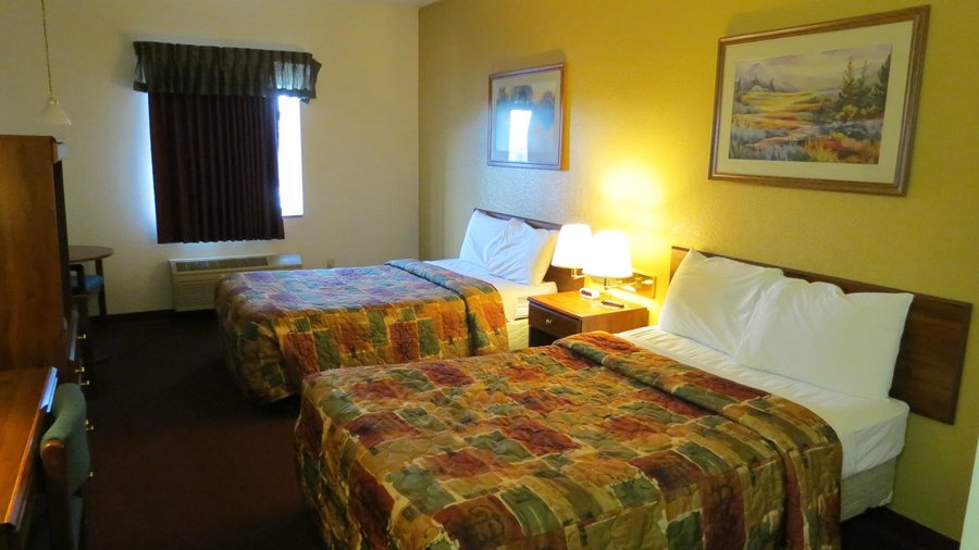 RODEWAY INN $63 ($̶6̶8̶) - Prices & Hotel Reviews - Salina, KS