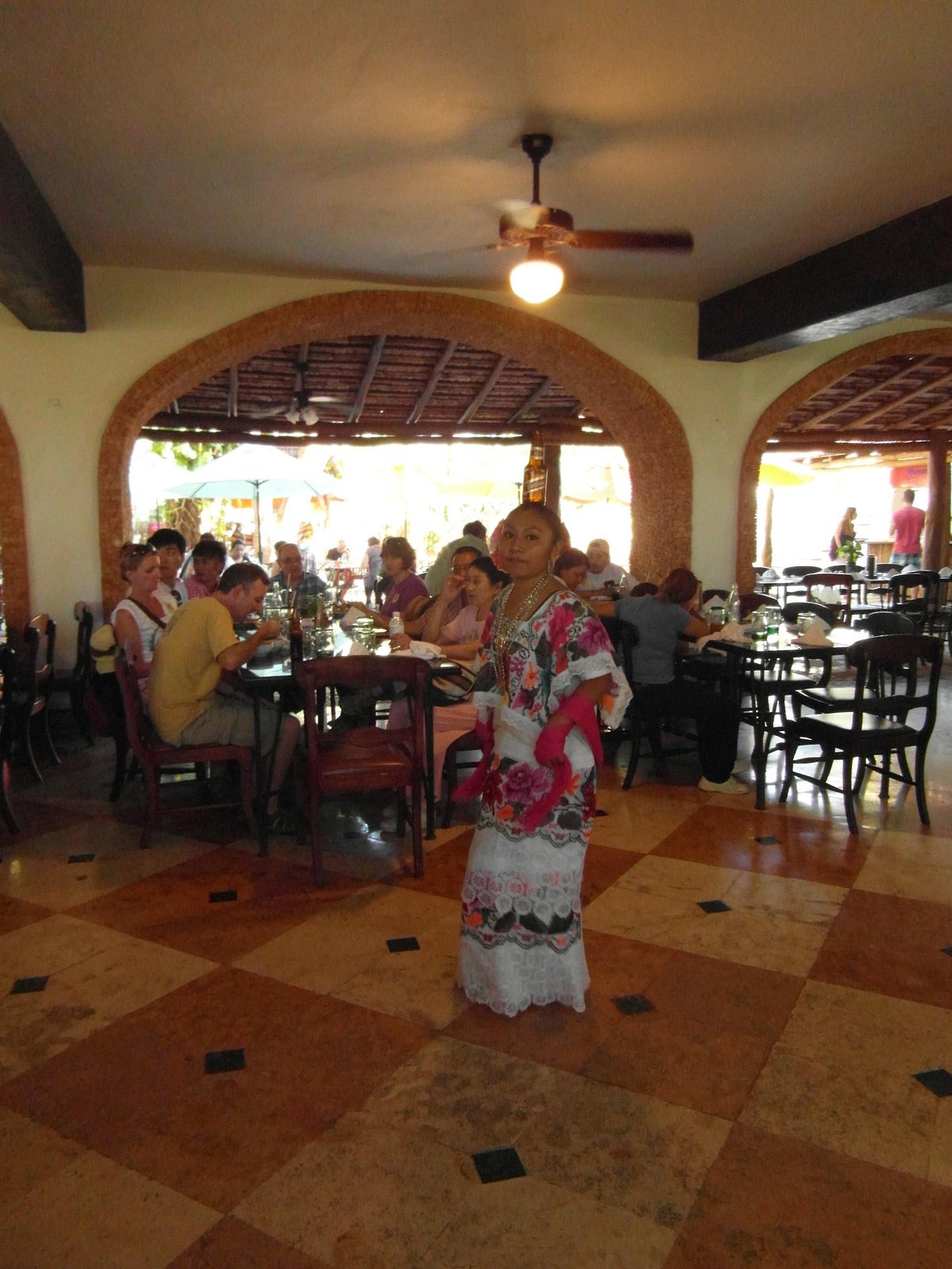 Chitzen Itza Hotels; HOTEL & BUNGALOWS MAYALAND - BUFFET RESTAURANT, Chichen Itza