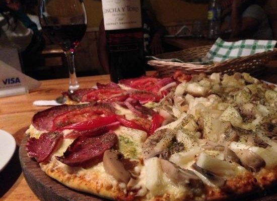 "Familia" size pizza
