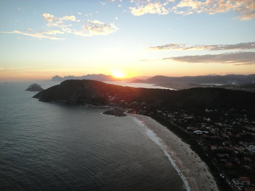 Pôr do sol no Costão de Itacoatiara