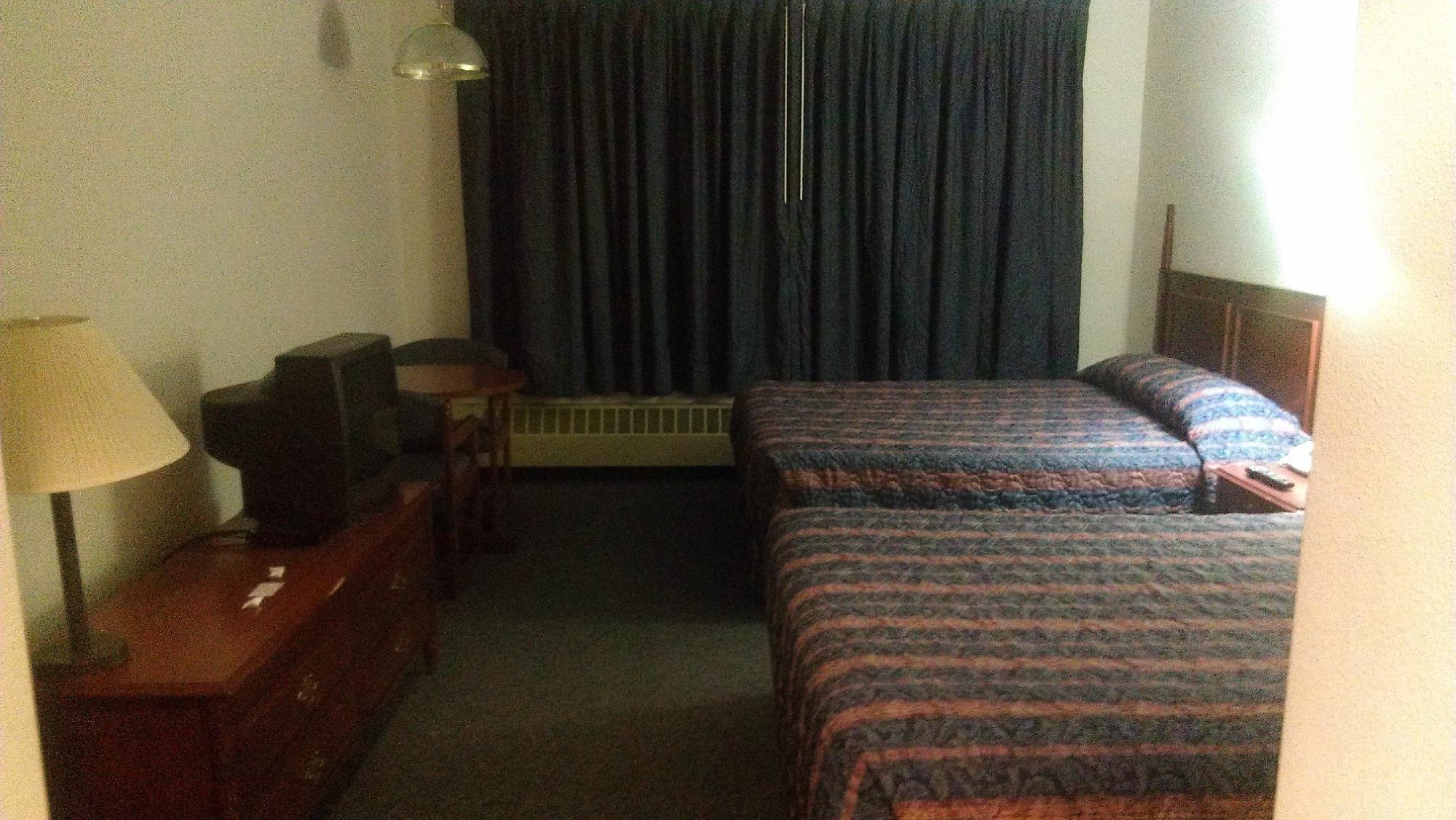 Aurora Inn & Suites by null