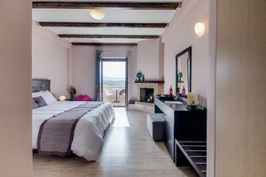Room & Suite