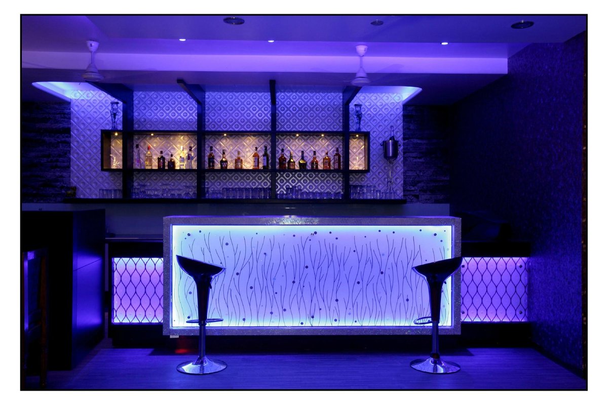 Four Season Recreation Hotel And Spa (Jalgaon) - 호텔 리뷰 & 가격 비교
