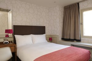 Room & Suite
