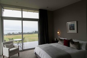 Room & Suite