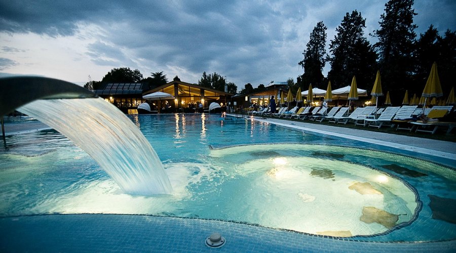 Piscine Esterne la sera