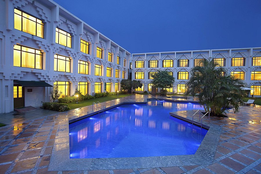 gujarat tourism hotel in vadodara