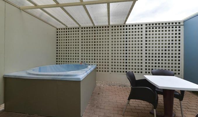 Unit's Spa Pool Area