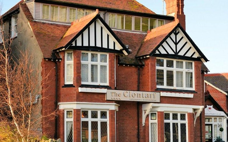                   Clonarf Hotel
                