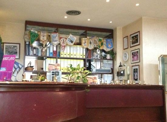 la hall dell'albergo
