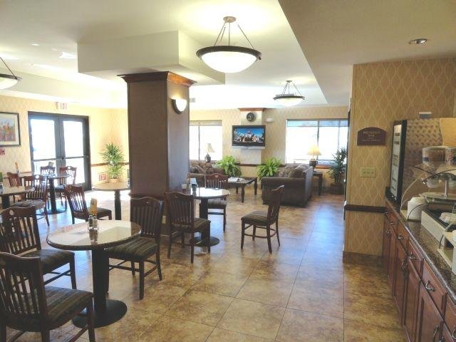 HOLIDAY INN EXPRESS & SUITES BARSTOW-OUTLET CENTER $104 ($̶1̶2̶8̶ ...