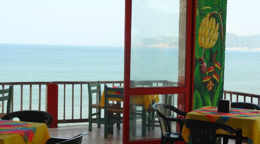 TIENE LA MEJOR VISTA PARA DESAYUNAR O CENAR TEMPRANO
