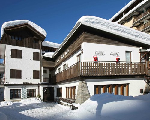 THE 10 CLOSEST Hotels to Rechastel Village Vacances, La Breole ...