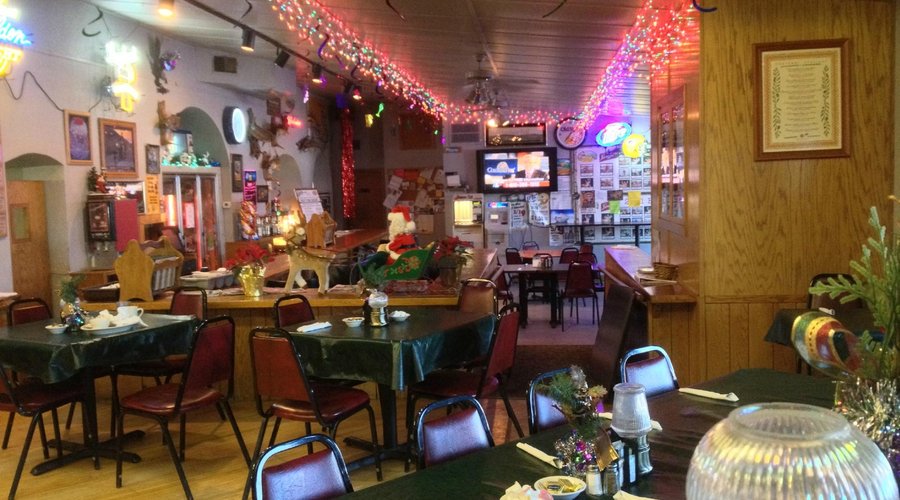 Looking from the restaurant area to the bar area
