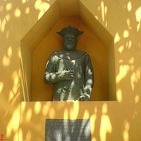 The king's statue