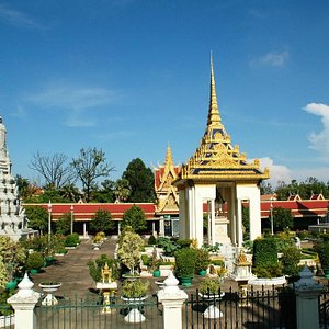 Choeung Ek Killing Fields - Wartime Museum in Phnom Penh – Go Guides