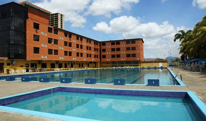 Hotel Canario Larense