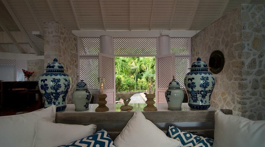 Entry to Sugar Reef Bar and Restaurant at the Beach House