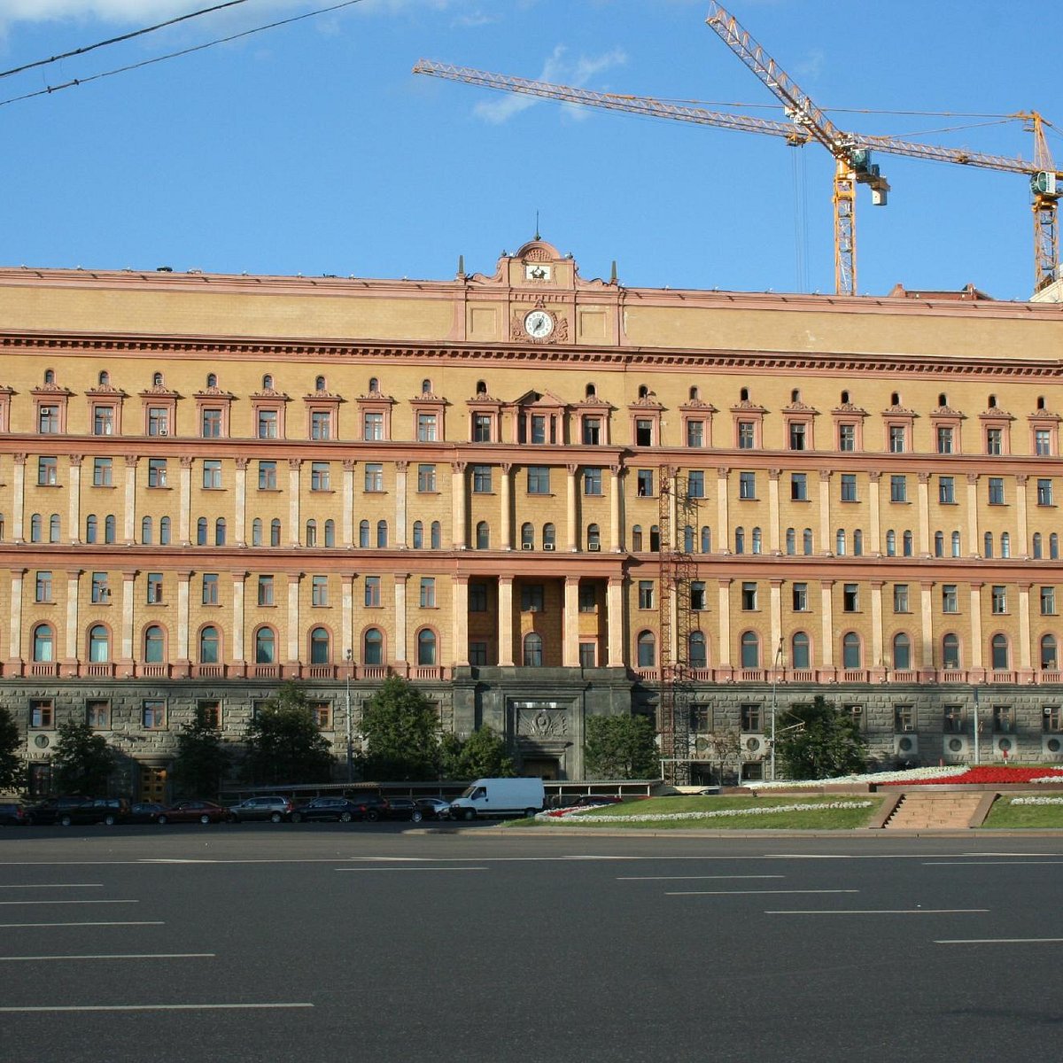 3 лубянка москва. Лубянка 12 ФСБ. Гостиница на Лубянке напротив ФСБ. ФСБ РФ Москва. Большая Лубянка 12/1 ФСБ.