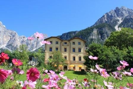 L' hotel dalla pista ciclabile