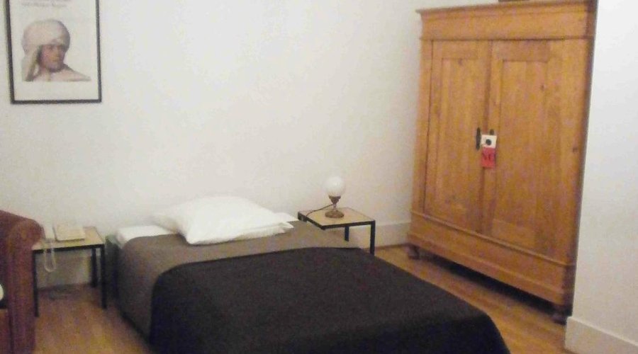                   la chambre 51
                