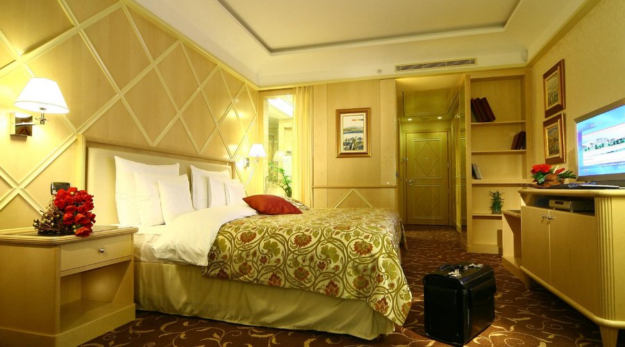 Superior room (42 square meters)