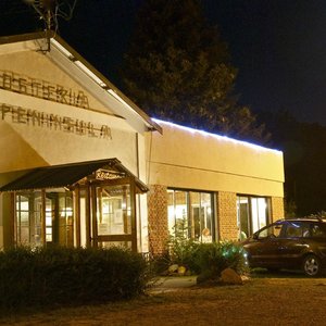 Es de noche en LA PENÍNSULA