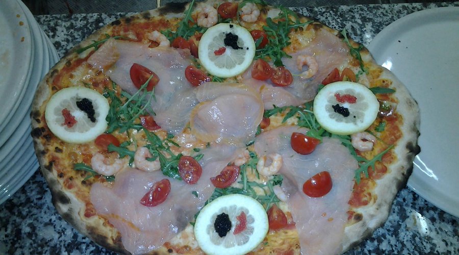                   Pizza campionato mondiale 2007, presente nel menù
                