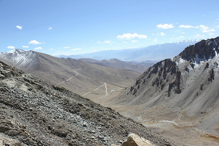                                                       Nubra Valley = Khardung La Pass (5,602 m (