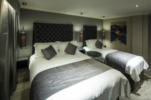 Room & Suite