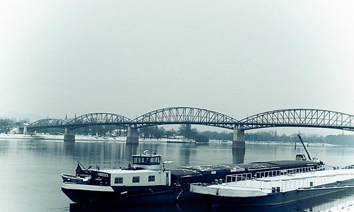                   Mária Valéria Bridge
                