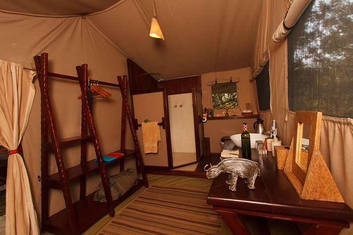 Leleshwa Camp Bar or Lounge: Pictures & Reviews - Tripadvisor