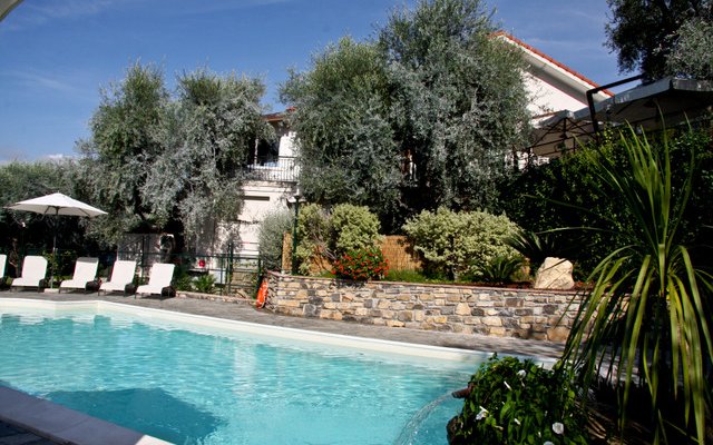 piscina dell'agriturismo