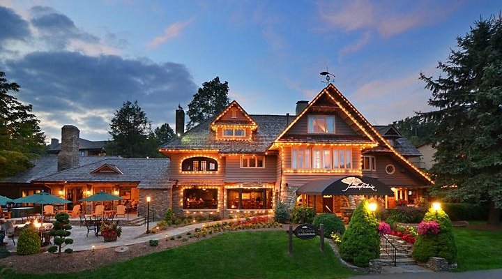 Timberlake's Restaurant and The Bob Timberlake Inn at Chetola Resort