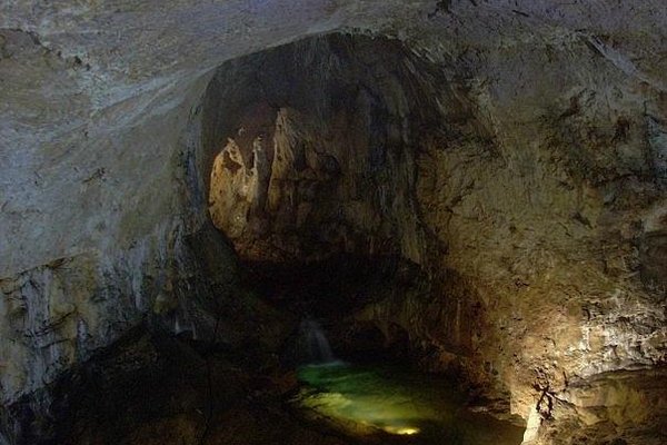                   Hwanseongul Cave
                
