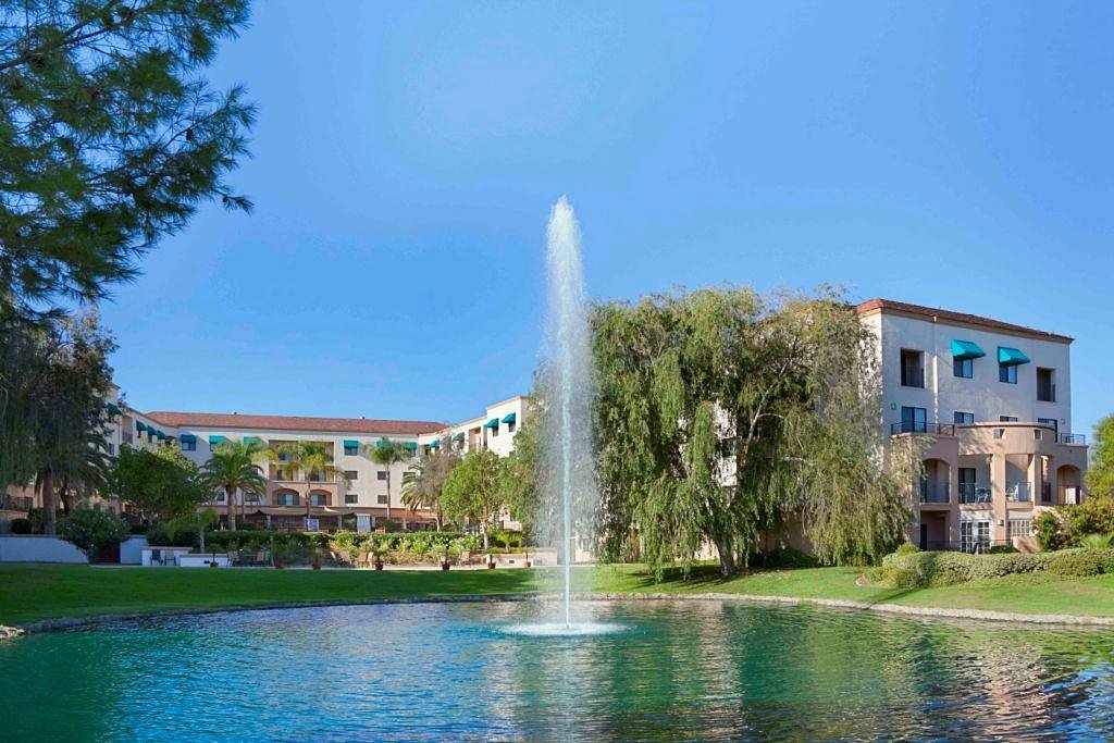 Embassy Suites by Hilton Temecula Valley Wine Country, hotel in Temecula
