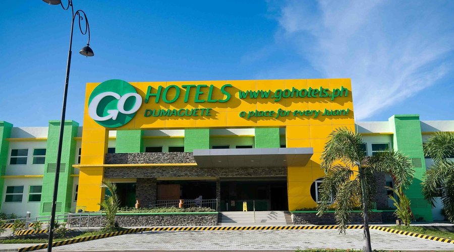 Go Hotels Dumaguete Facade