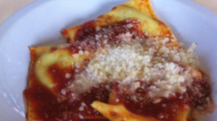                                     ravioli ricotta e spinaci
                
               