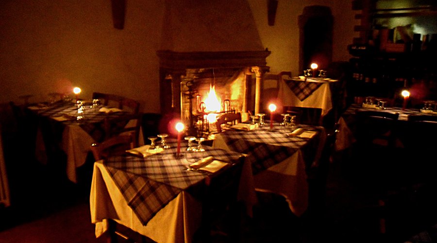 La sala camino romantica