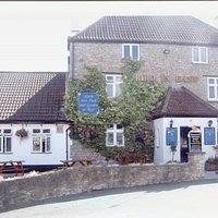 front of pub1