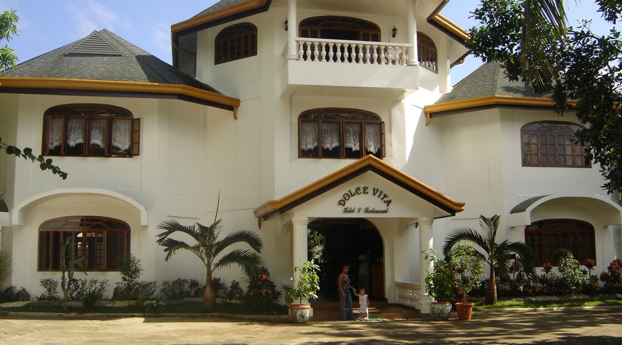 Dolce Vita Main Entrance