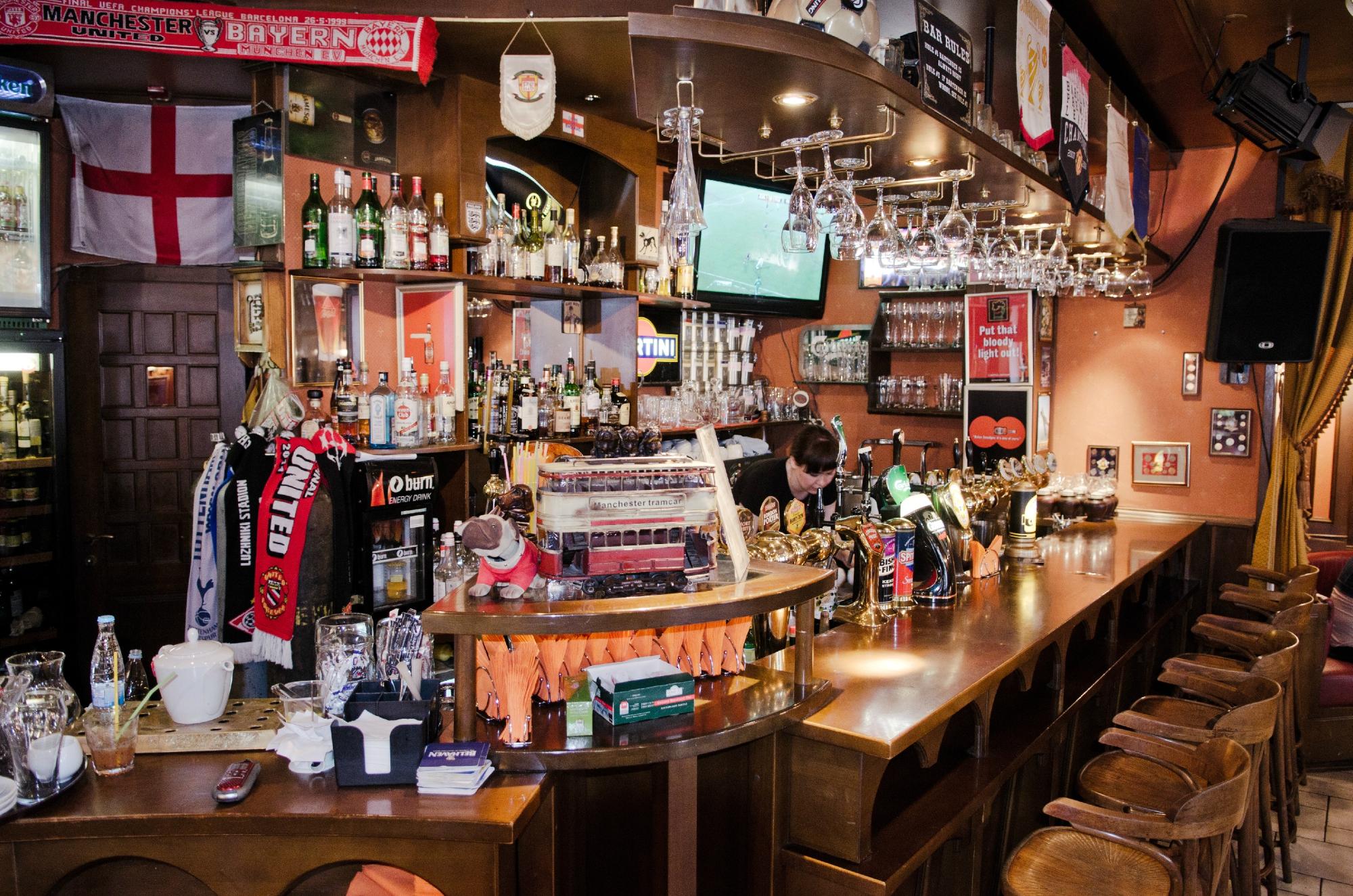Pubs serving food near me discount